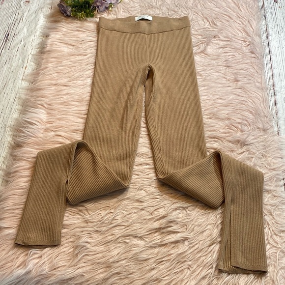 Aritzia Babaton Palisades Ribbed Ankle Slit Leggings Beige sz XXS - Picture 1 of 9
